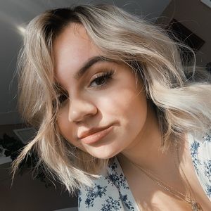 Meet your Posher, Agata